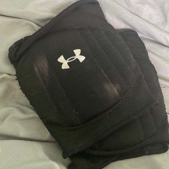 Under Armour Volleyball Knee Pads - Picture 1 of 1